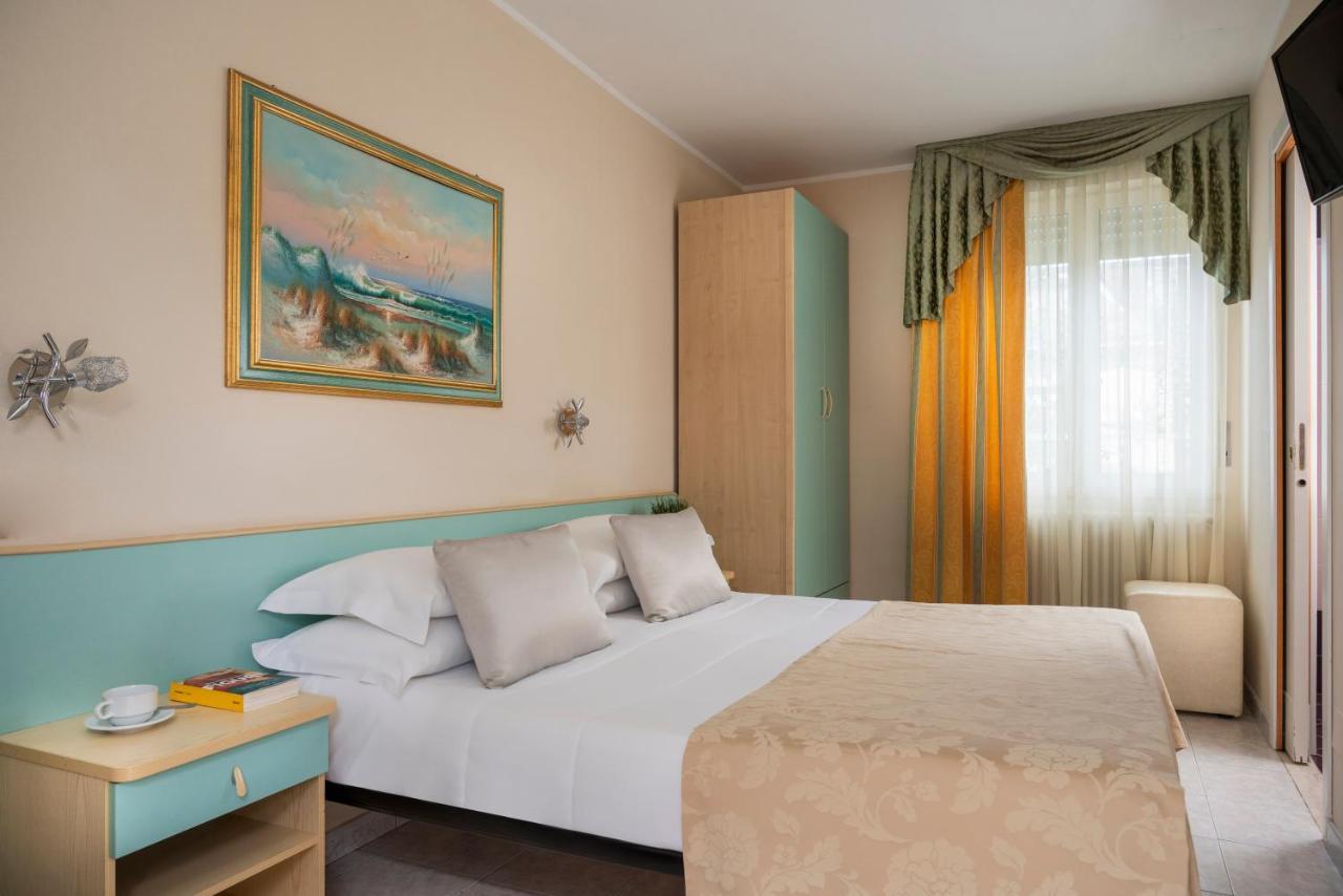 Albergo Ristorante Pozzi เบลลาเรีย-อีเจอา มารีนา ภายนอก รูปภาพ