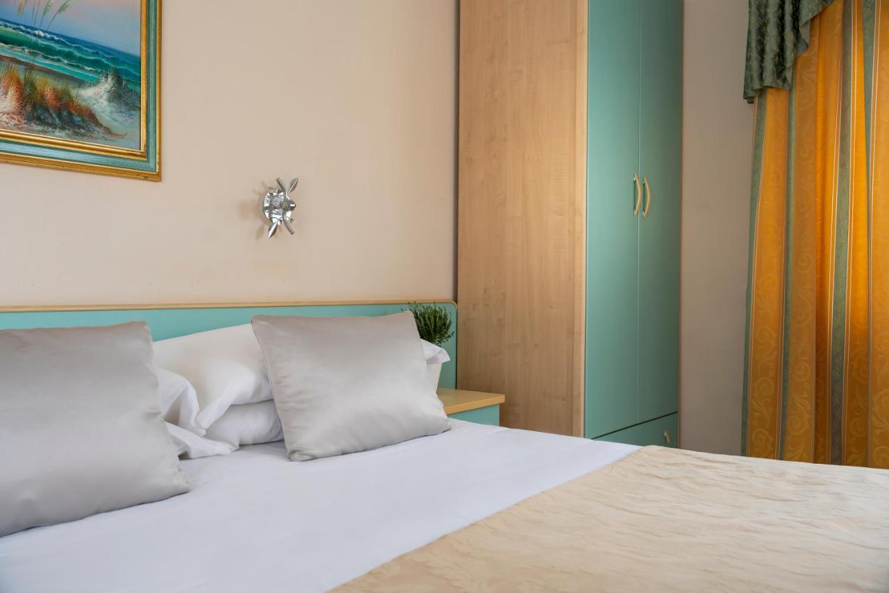 Albergo Ristorante Pozzi เบลลาเรีย-อีเจอา มารีนา ภายนอก รูปภาพ