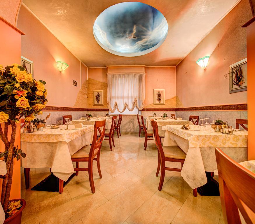 Albergo Ristorante Pozzi เบลลาเรีย-อีเจอา มารีนา ภายนอก รูปภาพ