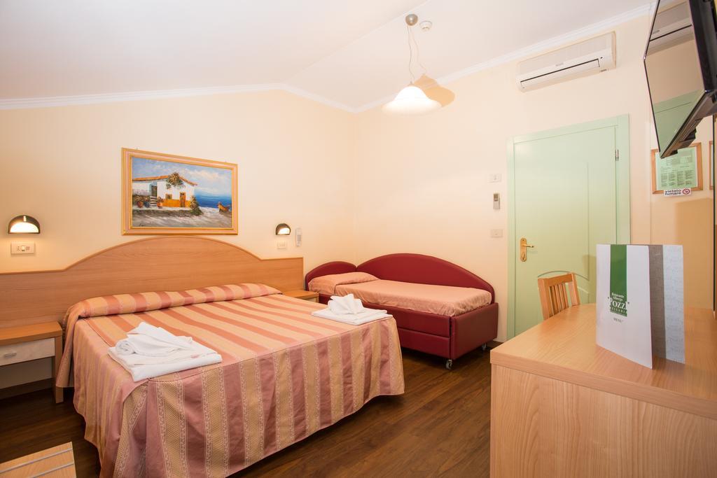 Albergo Ristorante Pozzi เบลลาเรีย-อีเจอา มารีนา ภายนอก รูปภาพ