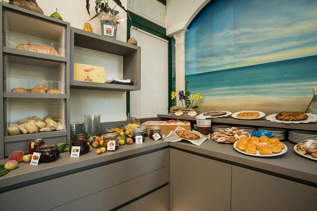 Albergo Ristorante Pozzi เบลลาเรีย-อีเจอา มารีนา ภายนอก รูปภาพ
