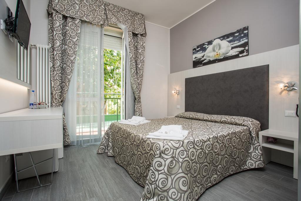 Albergo Ristorante Pozzi เบลลาเรีย-อีเจอา มารีนา ภายนอก รูปภาพ
