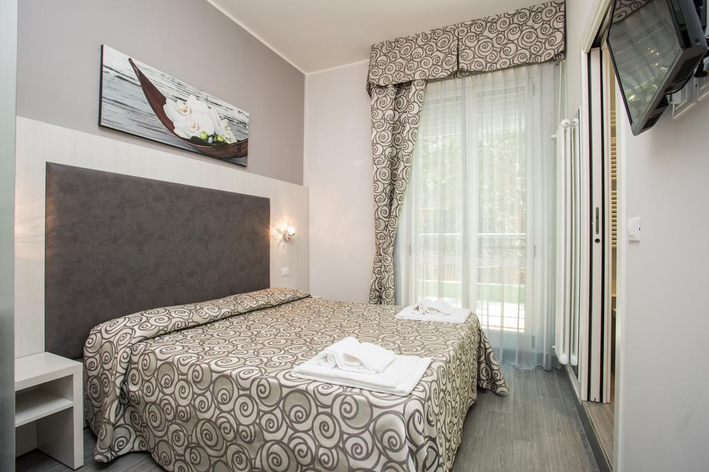 Albergo Ristorante Pozzi เบลลาเรีย-อีเจอา มารีนา ภายนอก รูปภาพ