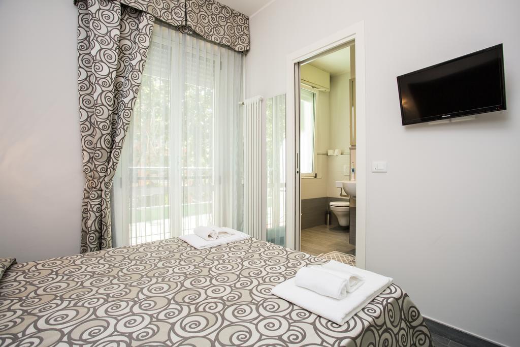 Albergo Ristorante Pozzi เบลลาเรีย-อีเจอา มารีนา ภายนอก รูปภาพ